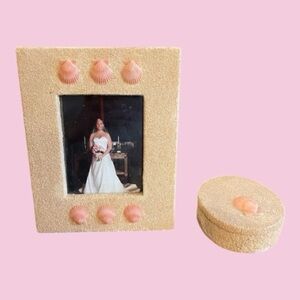 Frame & Trinket Box, Textured Sand Finish with Scallop Shells.